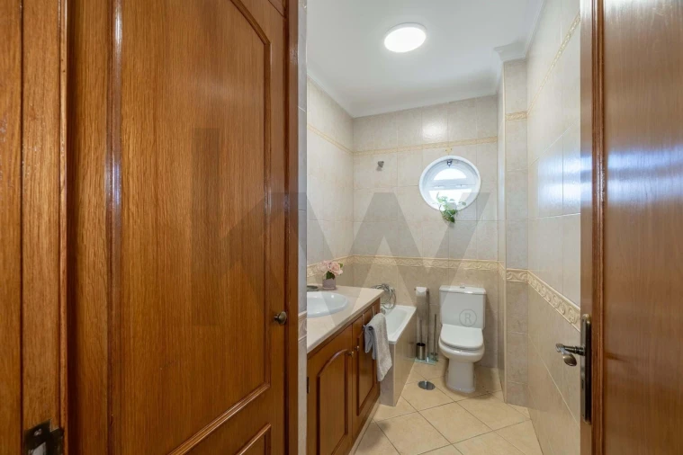 Moradia T4 para Venda em Montenegro Foto 10