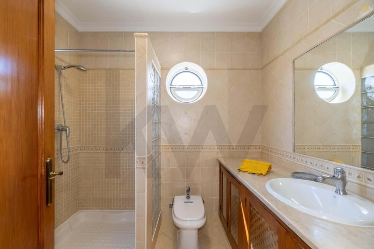 Moradia T4 para Venda em Montenegro Foto 34