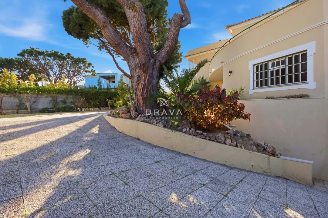 Moradia T5 para Venda em Quarteira Foto 30