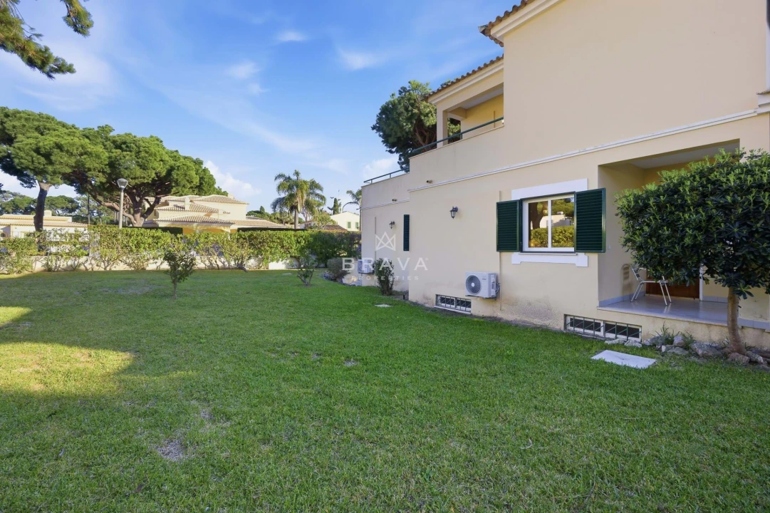 Moradia T5 para Venda em Quarteira Foto 17