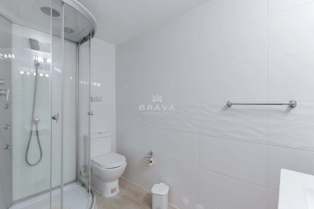 Moradia T5 para Venda em Quarteira Foto 69