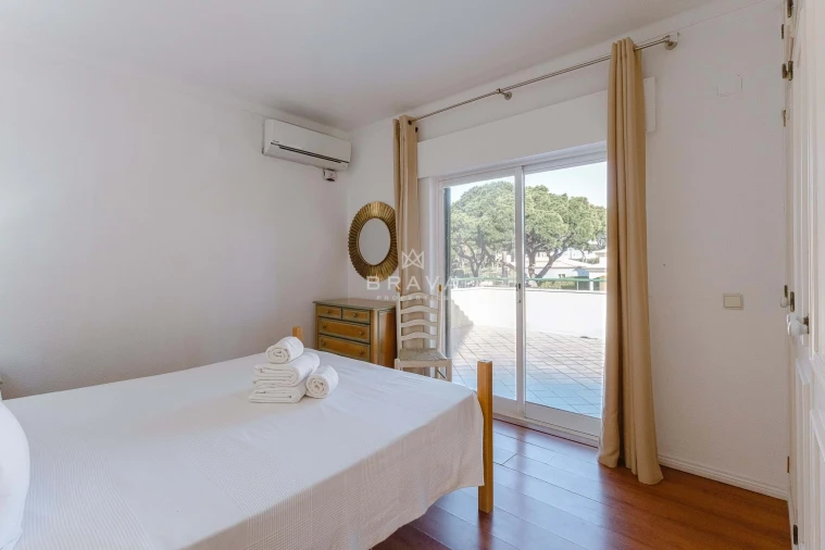 Moradia T5 para Venda em Quarteira Foto 51