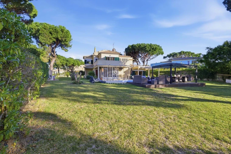 Moradia T5 para Venda em Quarteira Foto 18