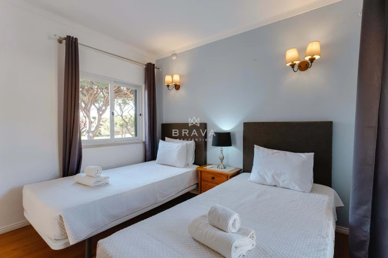 Moradia T5 para Venda em Quarteira Foto 58