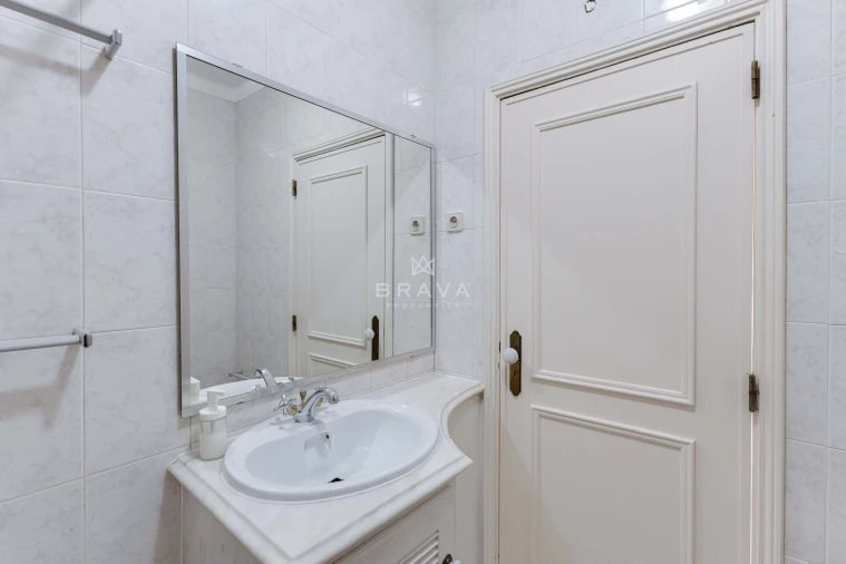 Moradia T5 para Venda em Quarteira Foto 59