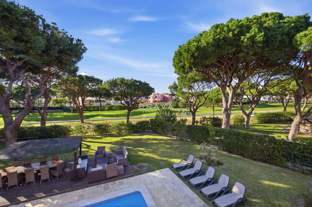 Moradia T5 para Venda em Quarteira Foto 79