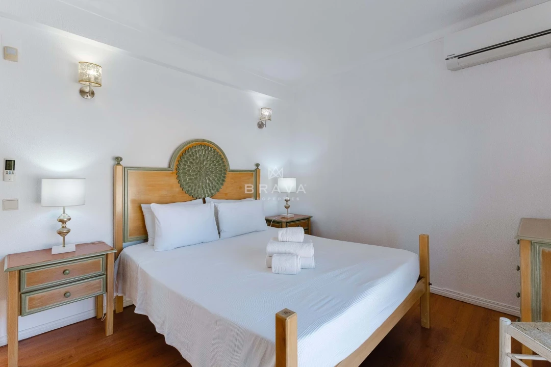 Moradia T5 para Venda em Quarteira Foto 52