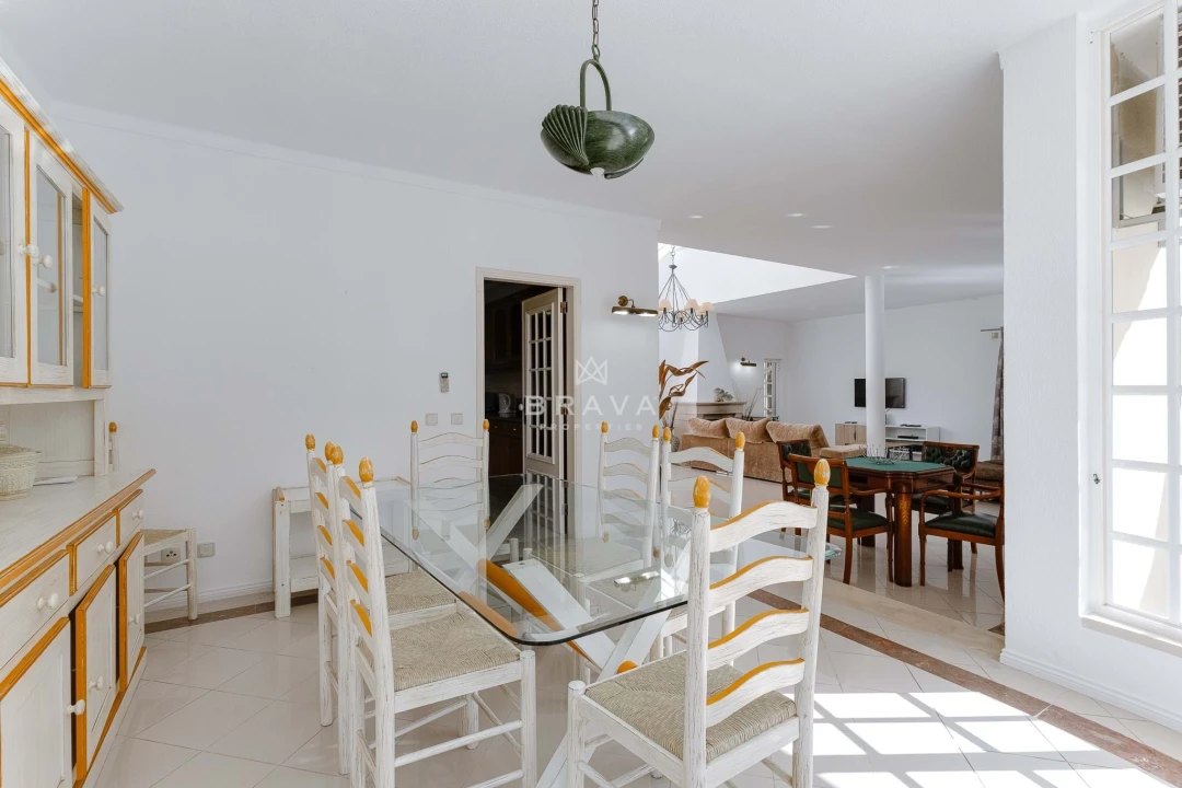 Moradia T5 para Venda em Quarteira Foto 14