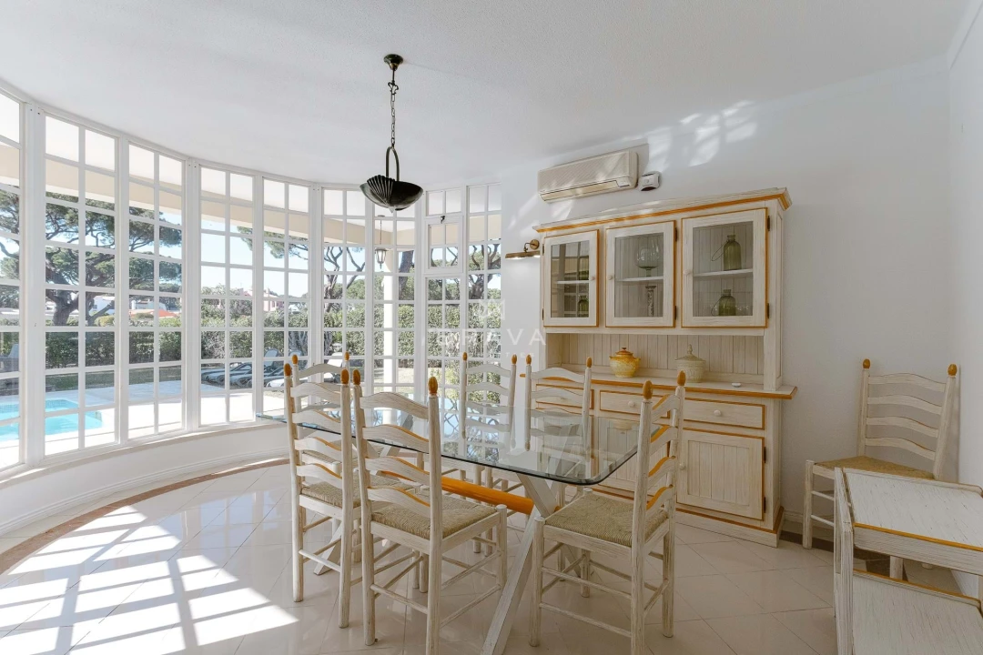 Moradia T5 para Venda em Quarteira Foto 15