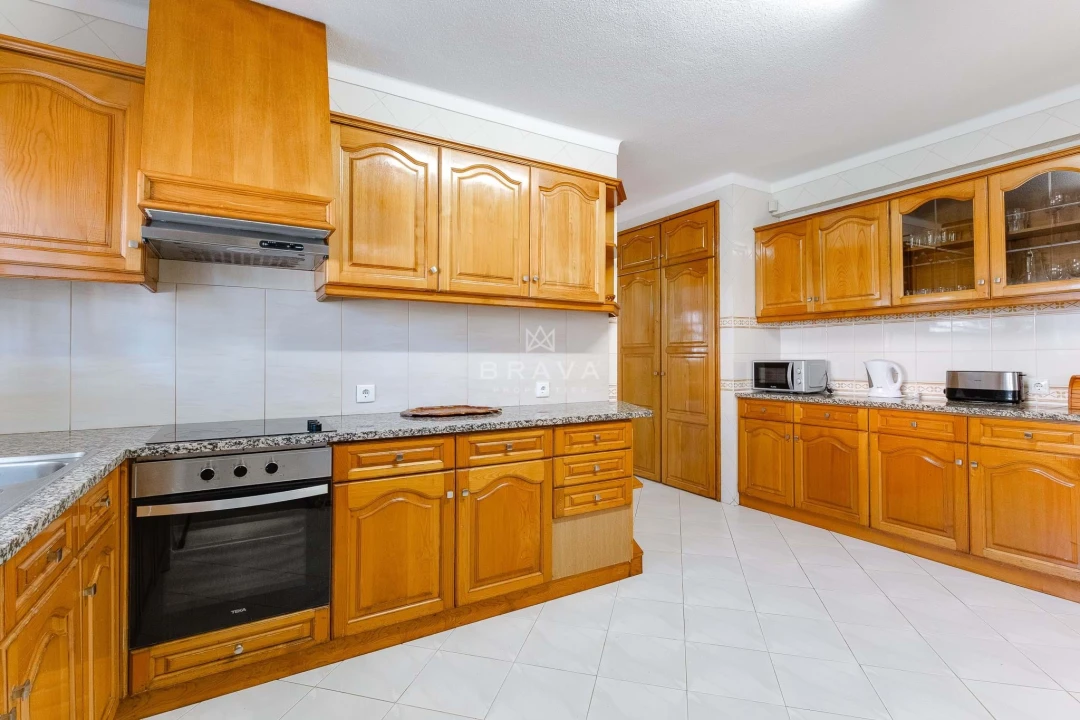 Moradia T5 para Venda em Quarteira Foto 28