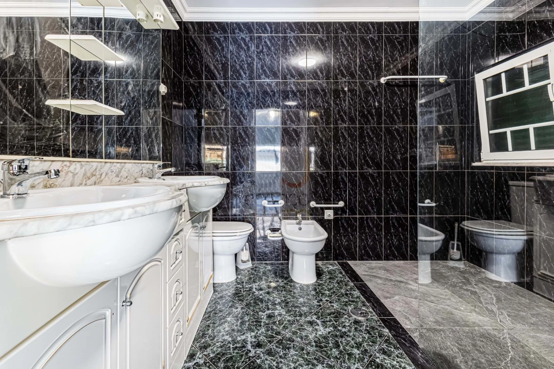 Moradia T11 para Venda em Boliqueime Foto 7