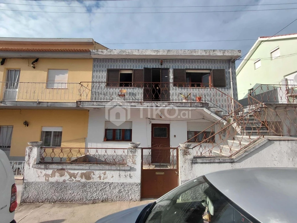 Prédio para Venda em Algodres, Vale de Afonsinho e Vilar de Amargo Foto 1