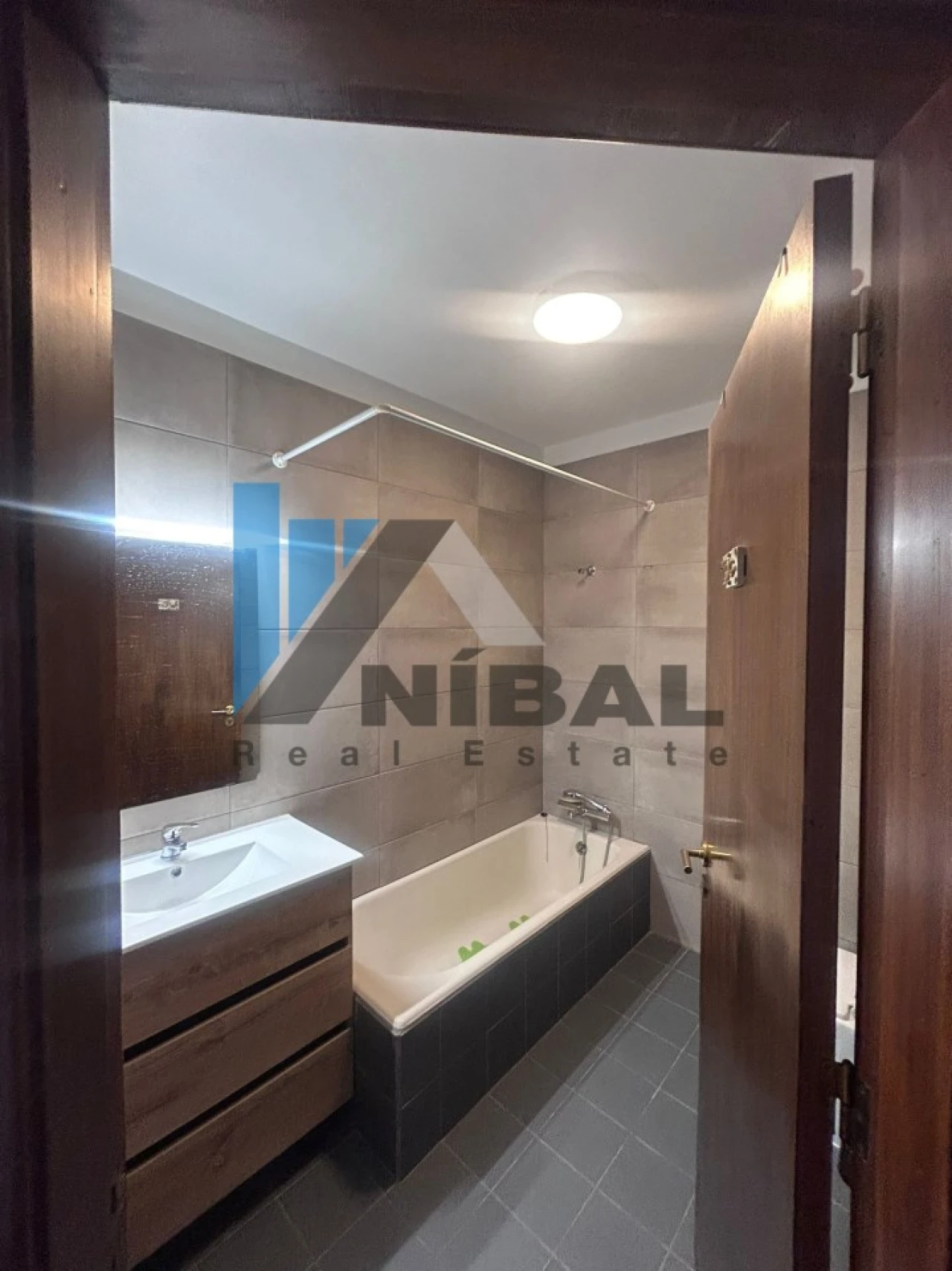 Apartamento T2 para Venda em Mafamude e Vilar do Paraíso Foto 23