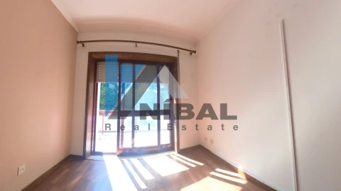 Apartamento T2 para Venda em Mafamude e Vilar do Paraíso