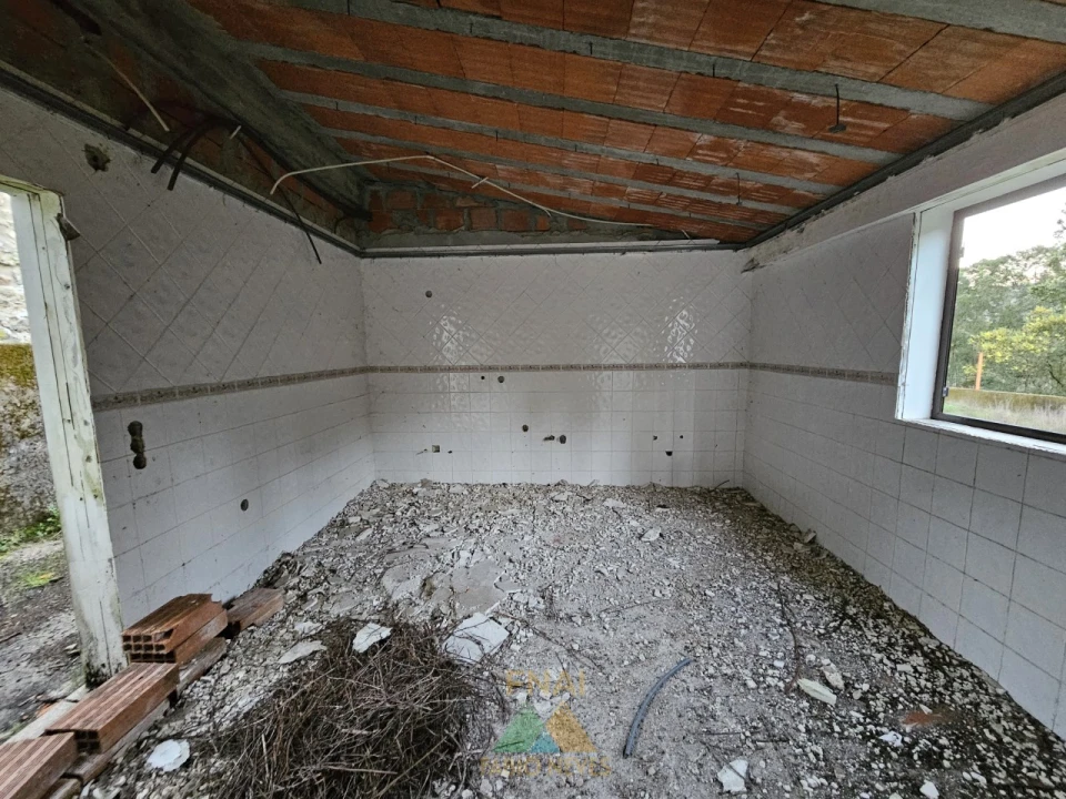 Moradia T4 para Venda em Labruja Foto 49