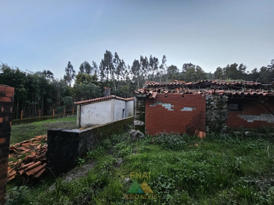 Moradia T4 para Venda em Labruja Foto 37