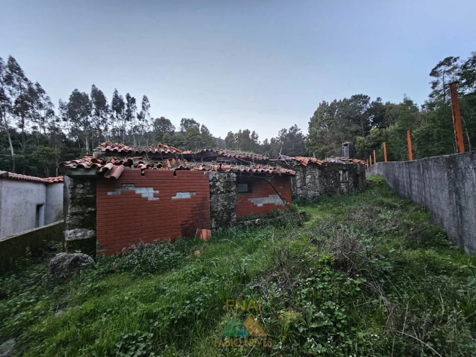 Moradia T4 para Venda em Labruja Foto 30