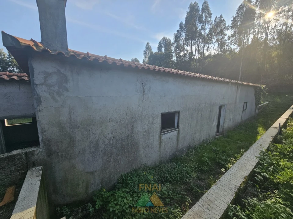 Moradia T4 para Venda em Labruja Foto 5