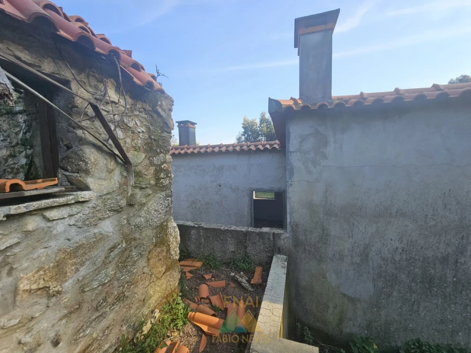 Moradia T4 para Venda em Labruja Foto 28