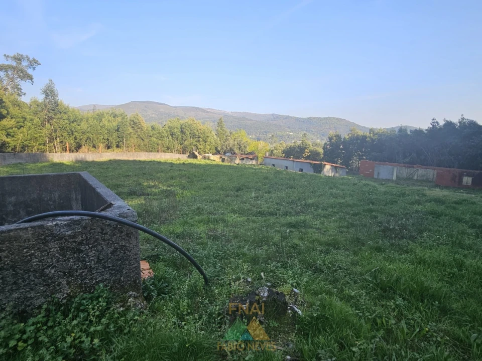 Moradia T4 para Venda em Labruja Foto 12