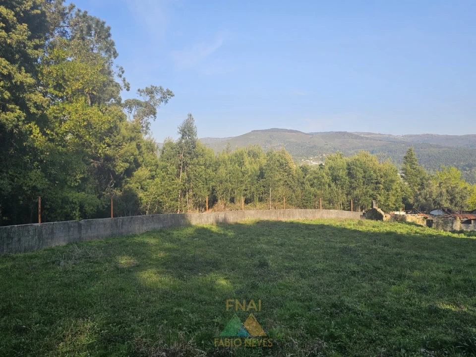 Moradia T4 para Venda em Labruja Foto 13