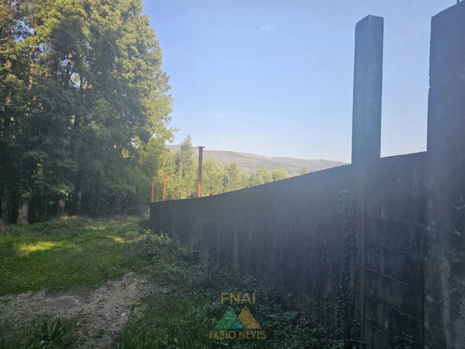 Moradia T4 para Venda em Labruja Foto 24