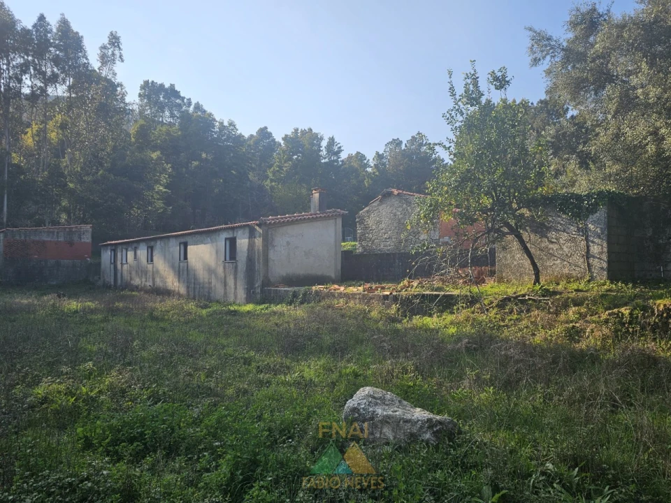 Moradia T4 para Venda em Labruja Foto 8