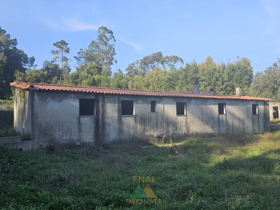 Moradia T4 para Venda em Labruja Foto 1