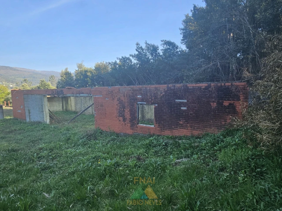 Moradia T4 para Venda em Labruja Foto 21