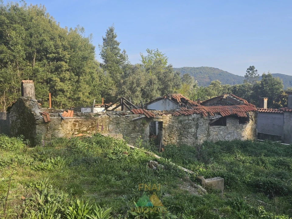 Moradia T4 para Venda em Labruja Foto 14