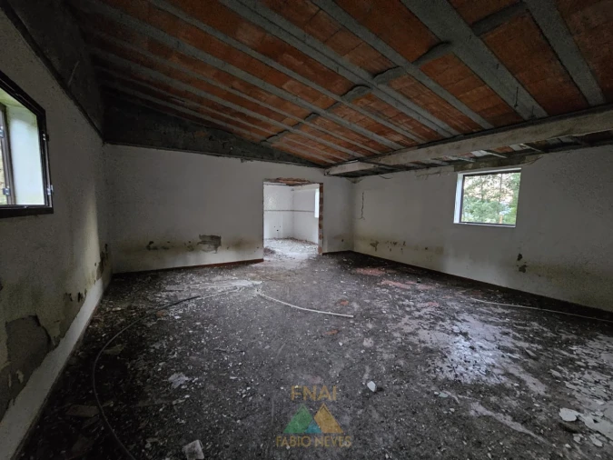 Moradia T4 para Venda em Labruja Foto 38