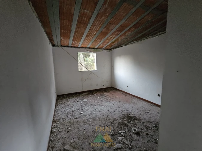 Moradia T4 para Venda em Labruja Foto 44