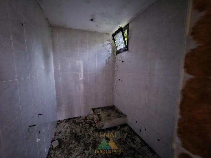 Moradia T4 para Venda em Labruja Foto 46