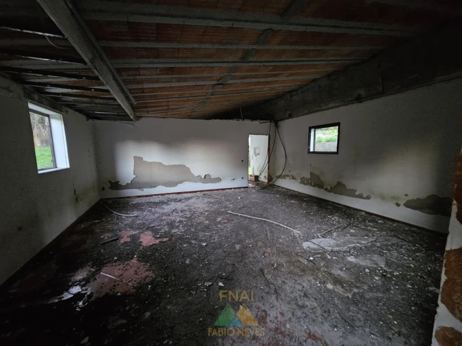 Moradia T4 para Venda em Labruja Foto 48