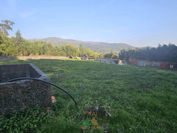 Moradia T4 para Venda em Labruja Foto 12