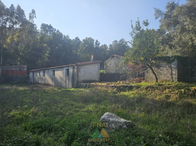 Moradia T4 para Venda em Labruja Foto 8