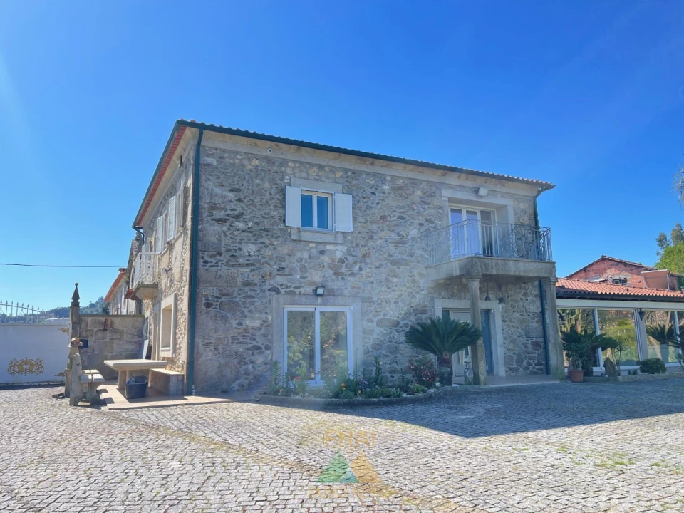 Moradia T3 para Venda em Rebordões (Santa Maria) Foto 3