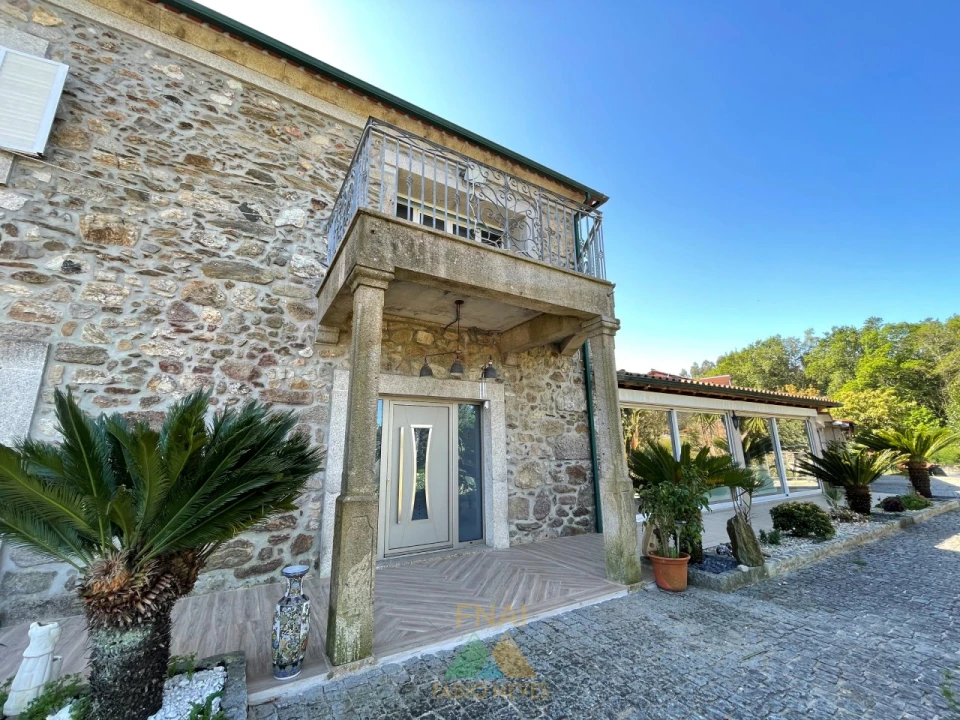 Moradia T3 para Venda em Rebordões (Santa Maria) Foto 11