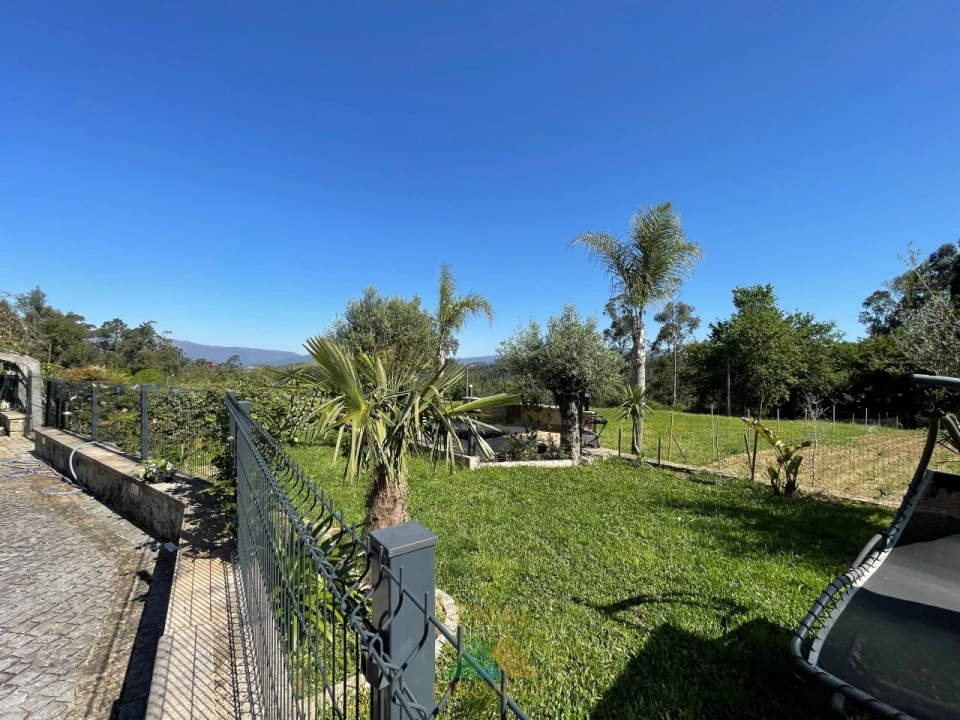 Moradia T3 para Venda em Rebordões (Santa Maria) Foto 20