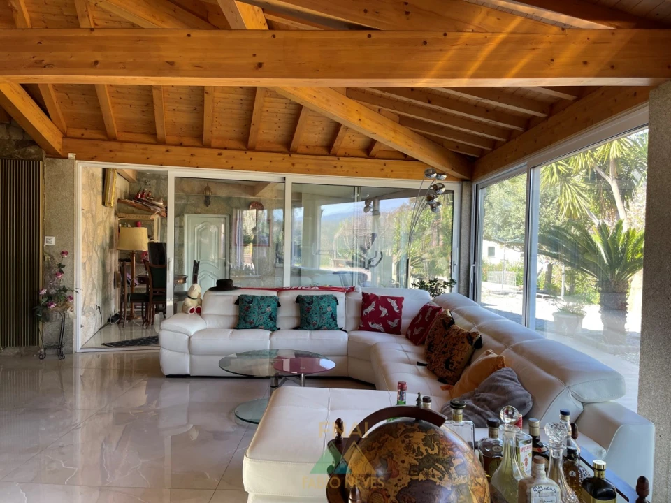 Moradia T3 para Venda em Rebordões (Santa Maria) Foto 33