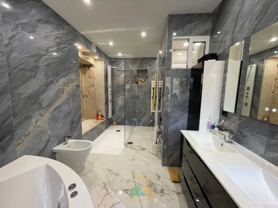 Moradia T3 para Venda em Rebordões (Santa Maria) Foto 48