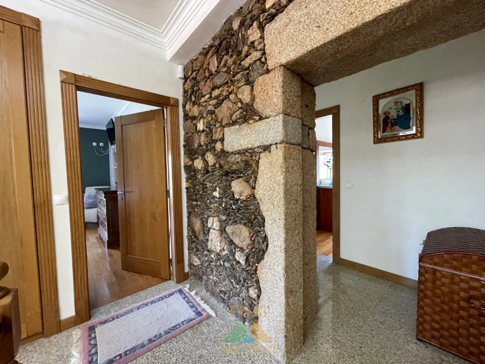 Moradia T3 para Venda em Rebordões (Santa Maria) Foto 58