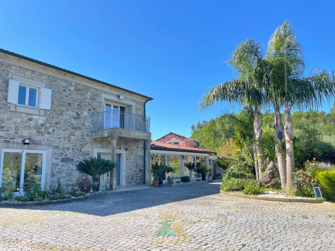 Moradia T3 para Venda em Rebordões (Santa Maria) Foto 4