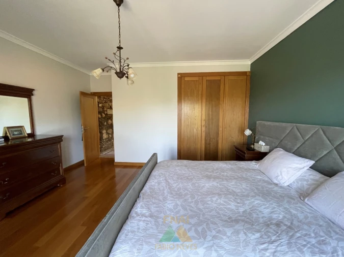 Moradia T3 para Venda em Rebordões (Santa Maria) Foto 60