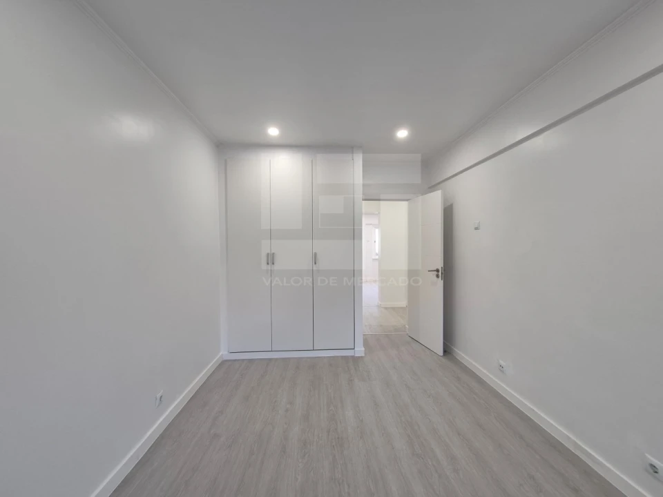 Apartamento T2 para Venda em Águas Livres Foto 11