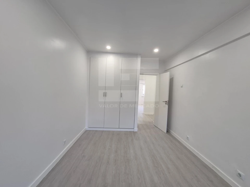 Apartamento T2 para Venda em Águas Livres Foto 12