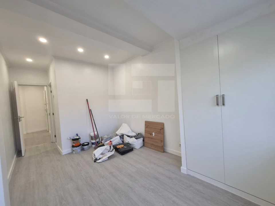 Apartamento T2 para Venda em Águas Livres Foto 14