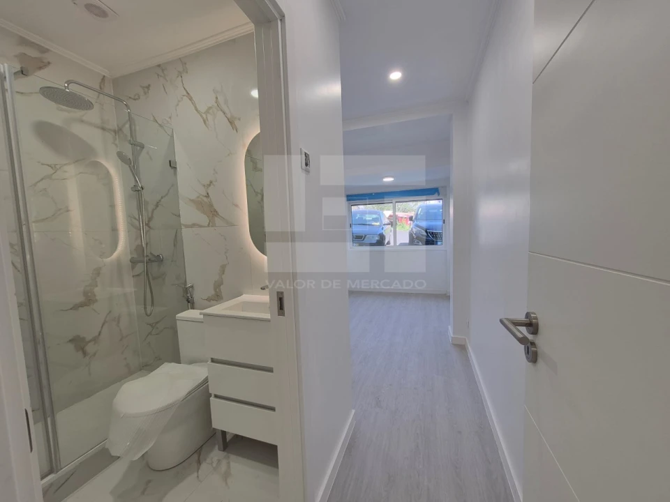 Apartamento T2 para Venda em Águas Livres Foto 17