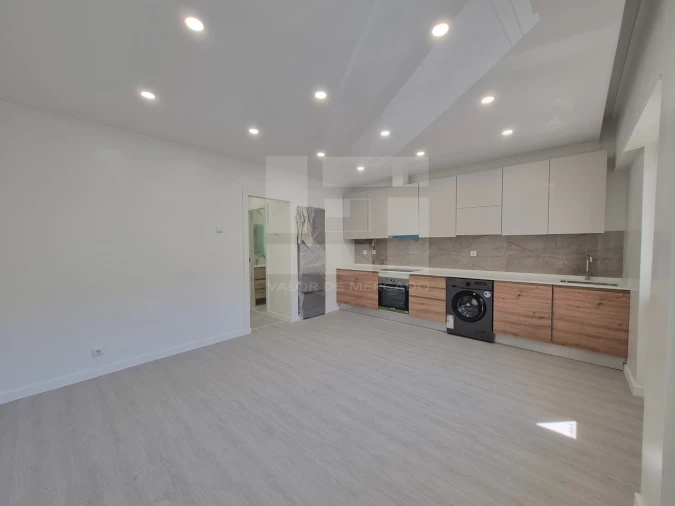 Apartamento T2 para Venda em Águas Livres Foto 2