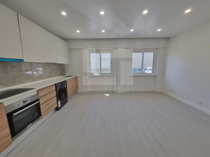 Apartamento T2 para Venda em Águas Livres Foto 3